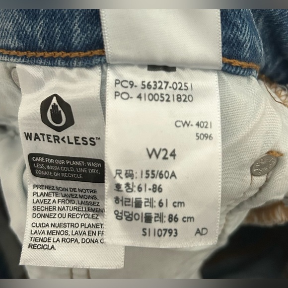 LEVI 501 MEDIUM WASH DENIM SHORTS - Picture 4 of 4